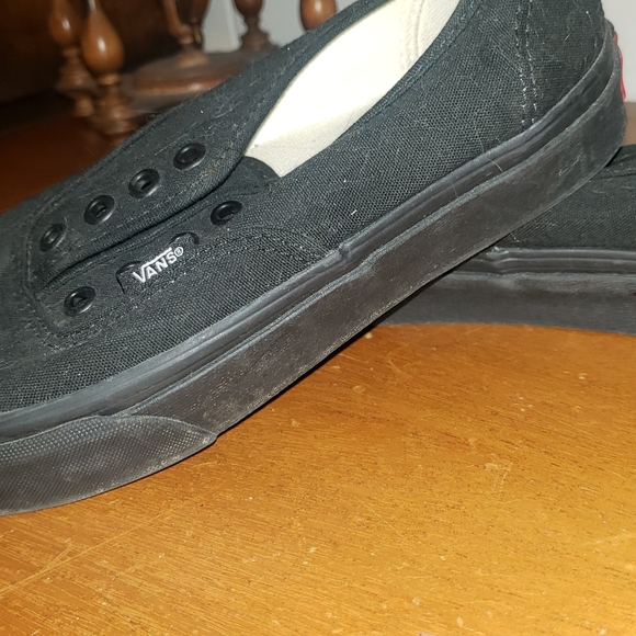 Vans - Picture 3 of 5